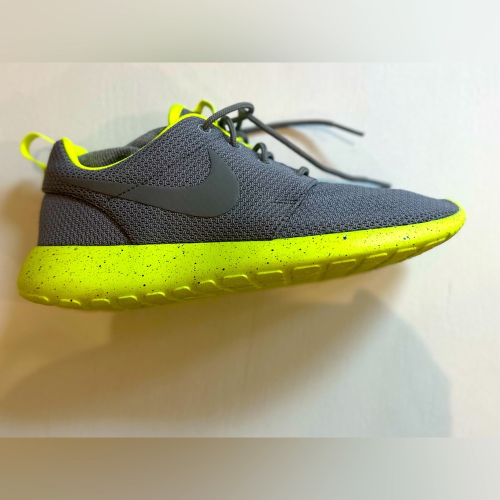 EUC, Custom, one of a kind, Nike Fly, size 7, grey w/ neon yellow/green , “bye”